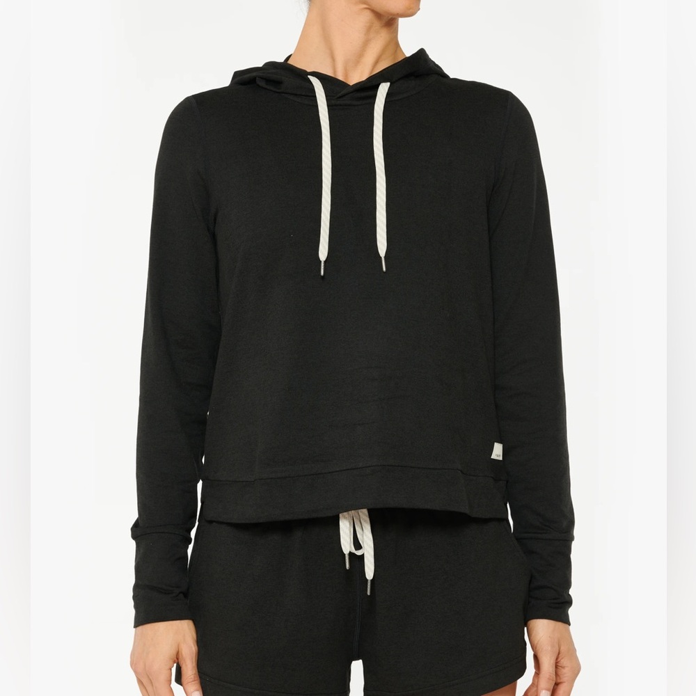 Vuori Charcoal Activewear